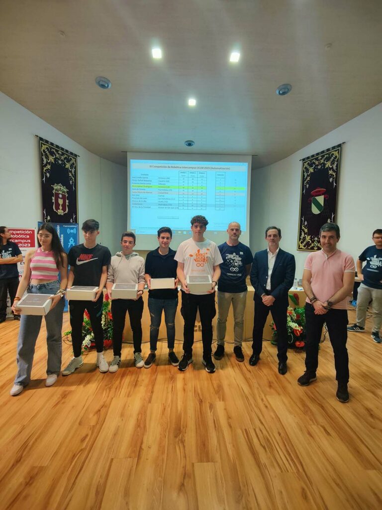 El instituto Hermógenes Rodríguez, de Herencia, se impone en dos de las tres categorías de la competición de Robótica de la UCLM
