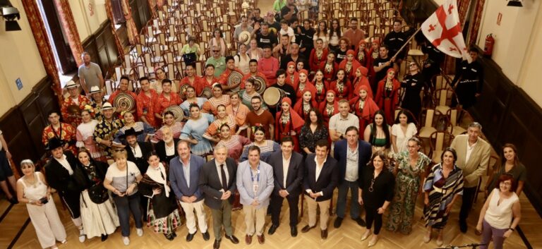 Ayuntamiento y Diputación se comprometen con el Festival Internacional de Folclore de Ciudad Real