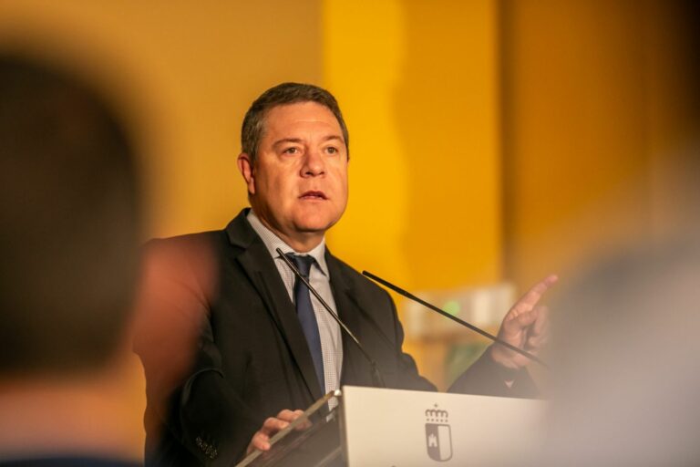 Page advierte frente a las «especulaciones» que no hará oposición a nadie en España: «Que se les quite de la cabeza»
