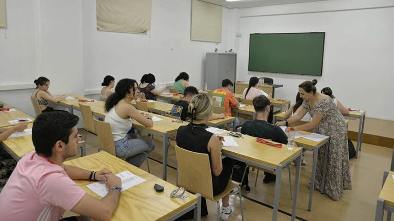 1.703 estudiantes inician hoy la EvAU extraordinaria en la Universidad de Castilla-La Mancha