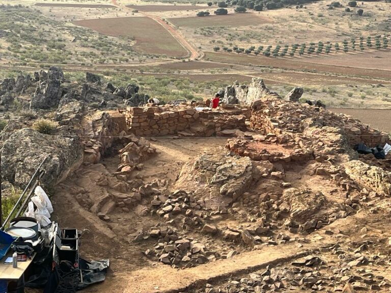 Brazatortas: Regresan las excavaciones arqueológicas al yacimiento de Cruz de Mayo
