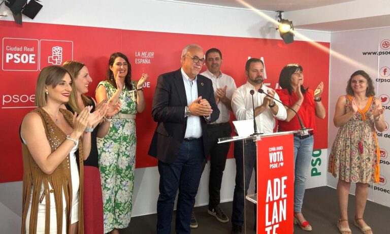 Felicidad en el PSOE “porque España se levantará libre, democrática y progresista”