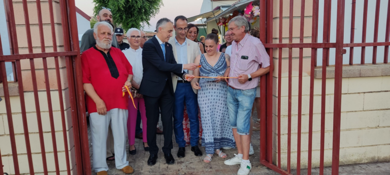 El alcalde de Puertollano comparte con los vecinos de El Carmen sus fiestas de verano