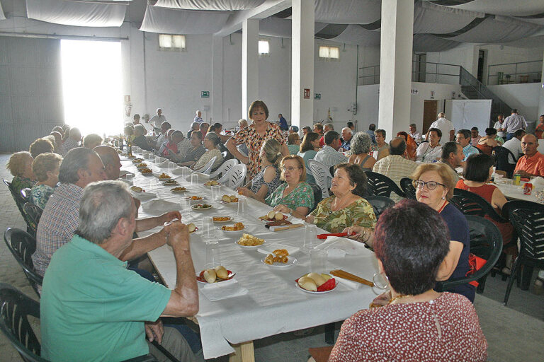 Merienda de hermandad de la Asociación de Mayores ‘Salvador del Mundo’ de Calzada de Calatrava