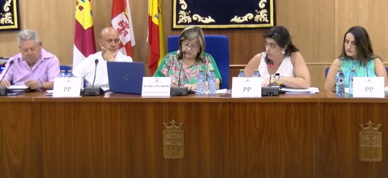El Pleno de Villarrubia reduce el gasto en retribuciones y libera a la alcaldesa y a su edil de Vías y Obras y Servicios Múltiples