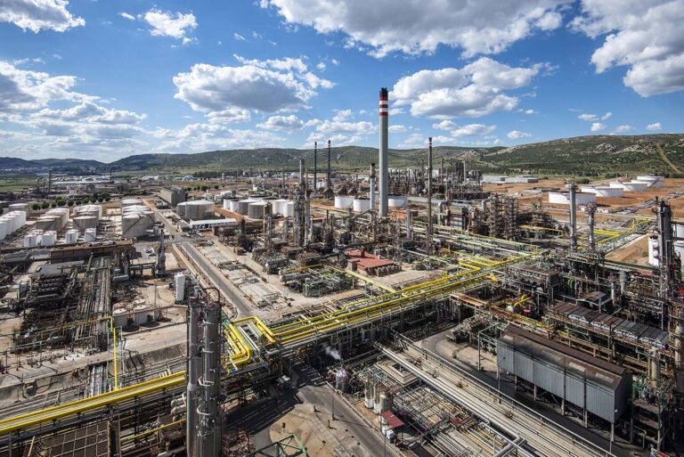 El Tribunal Supremo obliga a Repsol a pagar el plus global del turno completo a trabajadores con reducción de jornada
