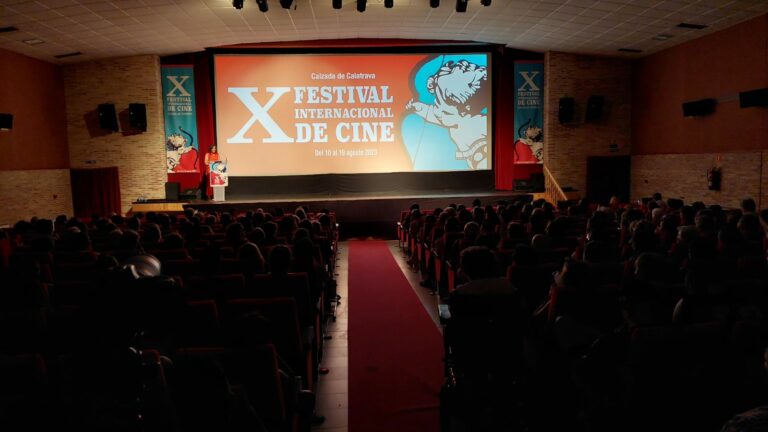 <strong>El X Festival Internacional de Cine de Calzada de Calatrava presenta el cartel oficial de su décima edición y proyecta el nuevo cortometraje de Pedro Almodóvar</strong><strong></strong>