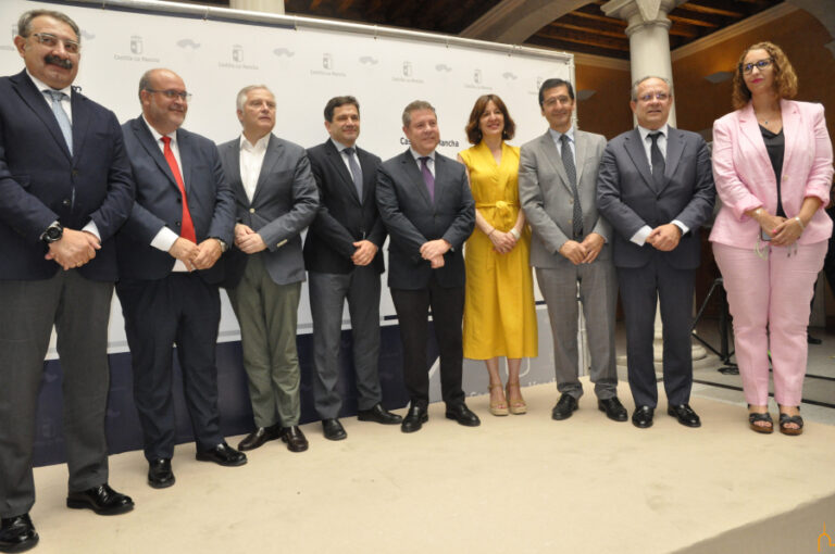 Valverde se muestra partidario de colaborar con la Junta y con todas las Administraciones en beneficio de los pueblos de la provincia