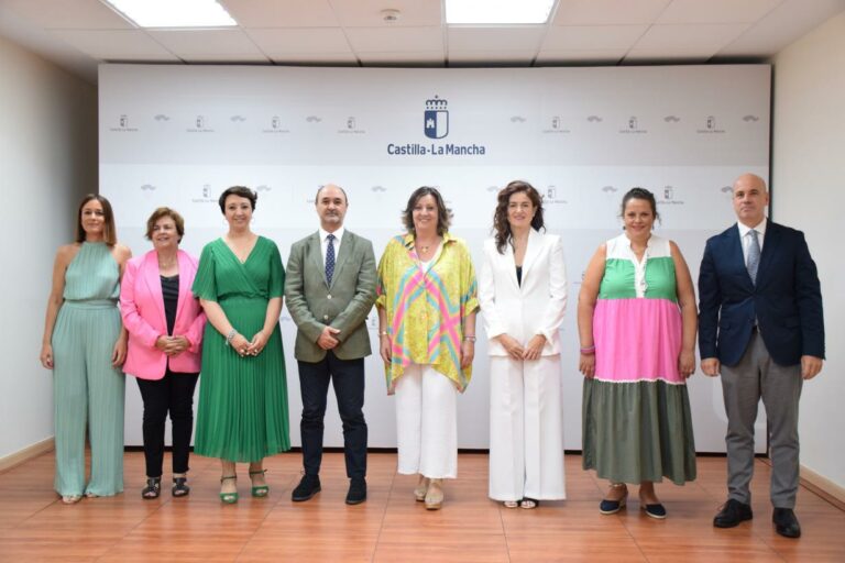 El Ejecutivo autonómico apuesta por la continuidad en Economía para seguir mejorando los datos de empleo y modernizando y aumentando la competitividad de la economía regional 