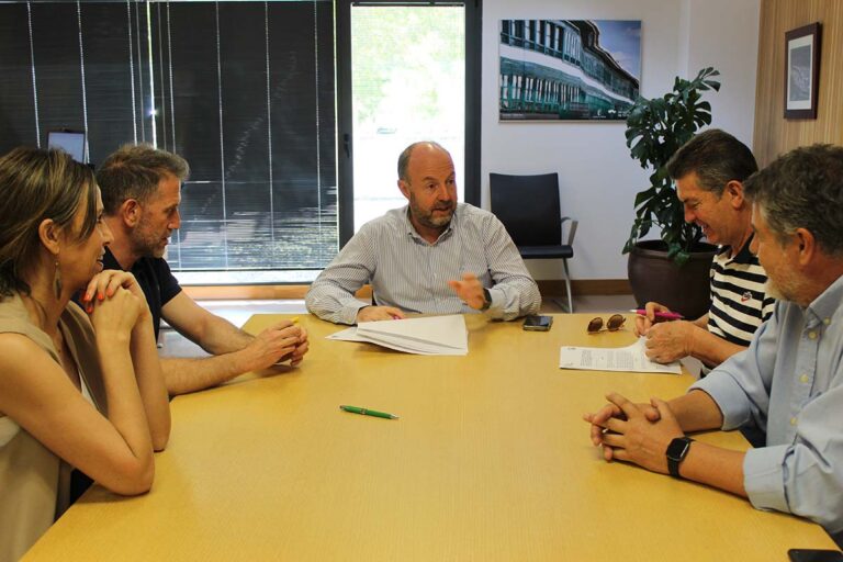 El Hospital de Ciudad Real y la AECC renuevan su colaboración en programas de apoyo psicosocial al paciente oncológico