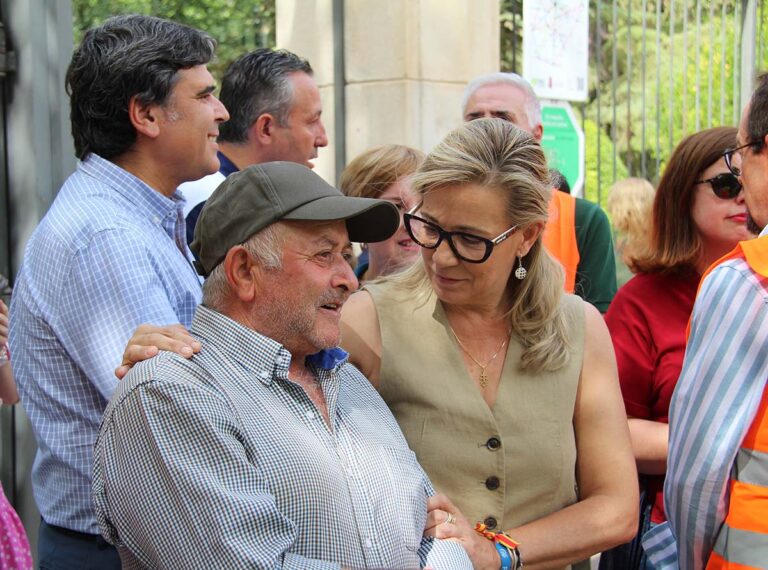 AMFAR apoya a los ganaderos «frente al abandono que están sufriendo»   
