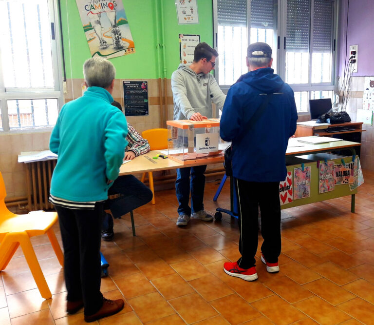 El Ayuntamiento de Puertollano contribuirá con ventiladores y agua fresca a que la jornada electoral «sea más llevadera»