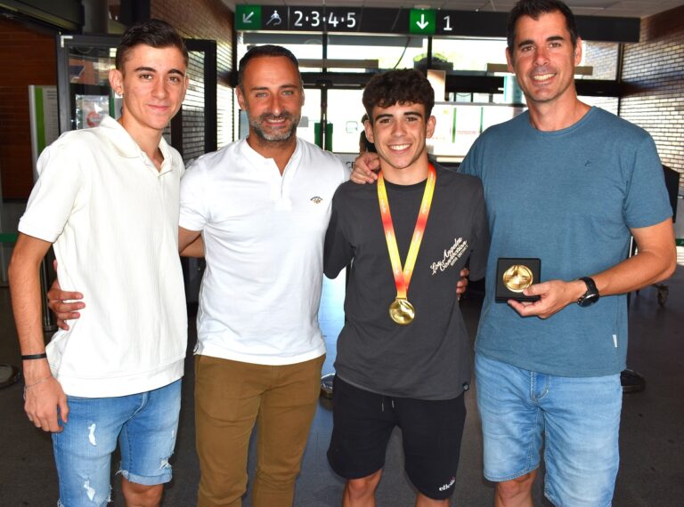 Puertollano reconoce el éxito de Alejandro Ríos, campeón de España de relevos 4×400