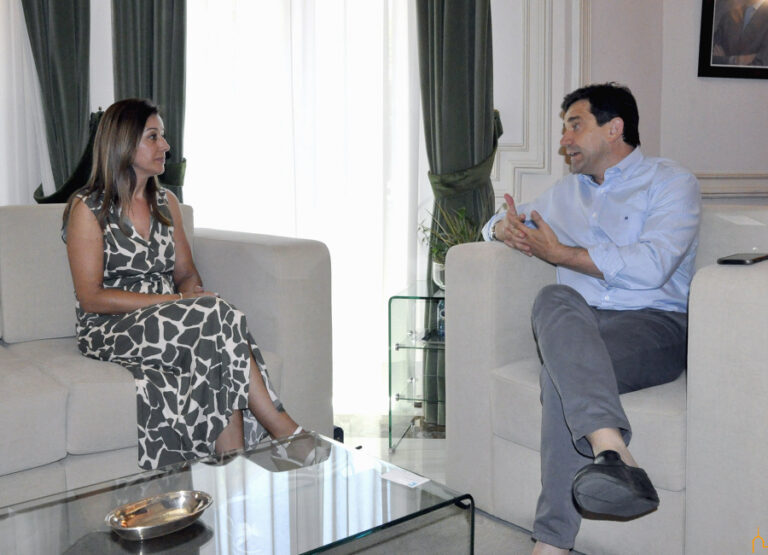 Valverde conoce las necesidades que presenta Montiel y los proyectos que pretende llevar a cabo la nueva alcaldesa