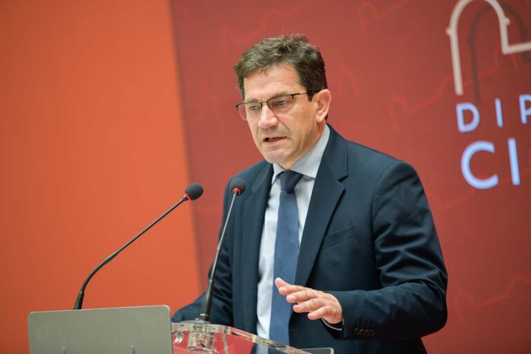 El presidente de la Diputación de Ciudad Real nombra a cuatro «asesores políticos»