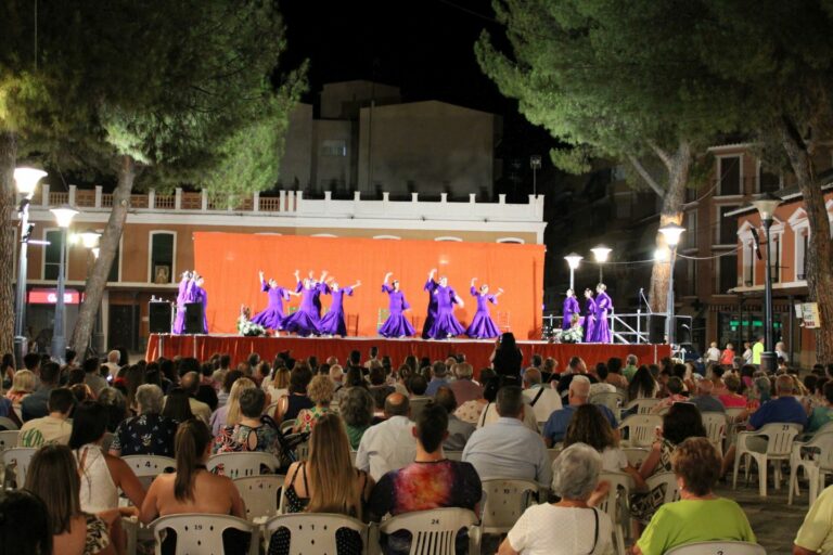 Variedad y espectáculo en la primera cita de ‘Baila con Nosotros’