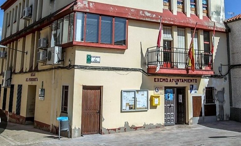 Los trabajadores municipales de Cabezarrubias del Puerto no cobrarán la nómina de julio ante la ‘quiebra económica’ heredada en el Ayuntamiento, según el PSOE
