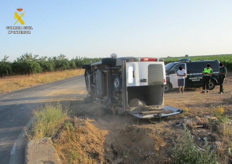 La Guardia Civil investiga al conductor de un vehículo por un delito de lesiones imprudentes en accidente de circulación