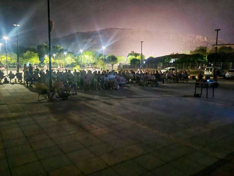 Puertollano: Aforo completo en la segunda jornada de cine de verano en la barriada Fraternidad
