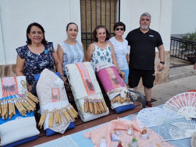 El tejido asociativo cucón se da a conocer con la primera Feria de Asociaciones de Fuencaliente