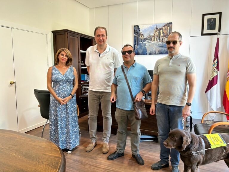 El Ayuntamiento de Miguelturra se reúne con responsable de la ONCE para establecer líneas de colaboración