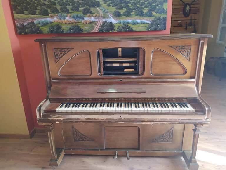 Una pianola, pieza del mes del Museo Etnológico de Puertollano