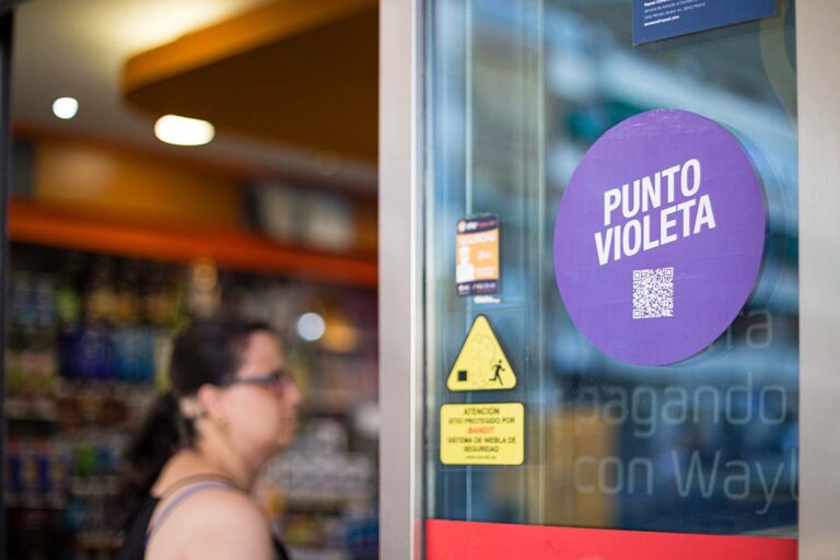 Las estaciones de servicio Repsol siguen incorporando puntos Violeta este verano