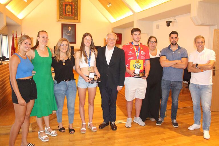 Celia García y Carlos Ocaña reciben el reconocimiento del Ayuntamiento de Ciudad Real