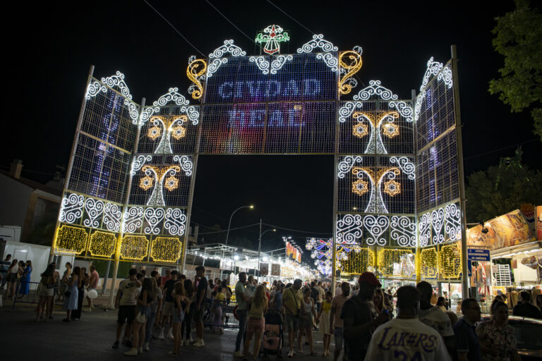 Ciudad Real: La Policía Local detiene a una persona en la feria que vendía “sustancias” y azuzó a un perro contra los agentes