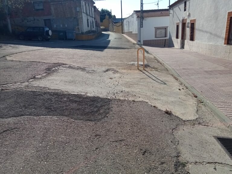 Vecinos de Veredas piden el arreglo de la travesía para mejorar la seguridad vial