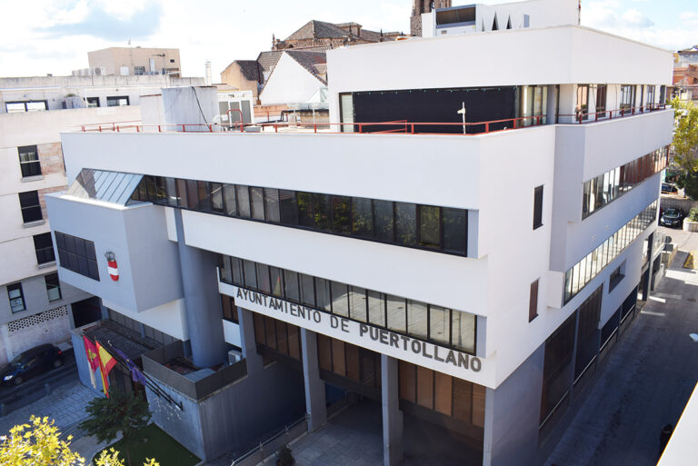 La alta funcionaria expedientada por el Ayuntamiento de Puertollano denuncia «acoso» y avanza acciones penales