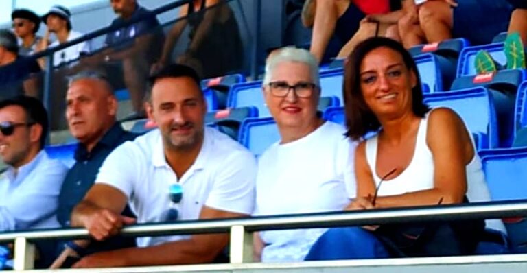 Puertollano: El equipo de gobierno asiste a la presentación del Calvo Sotelo en el encuentro de fútbol Granada-Getafe