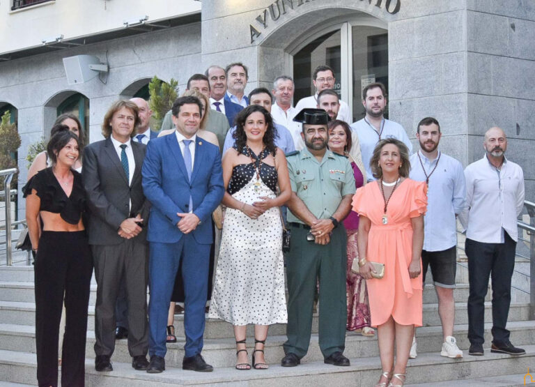 El presidente de la Diputación acompaña a la alcaldesa de Calzada de Calatrava en la inauguración de las fiestas