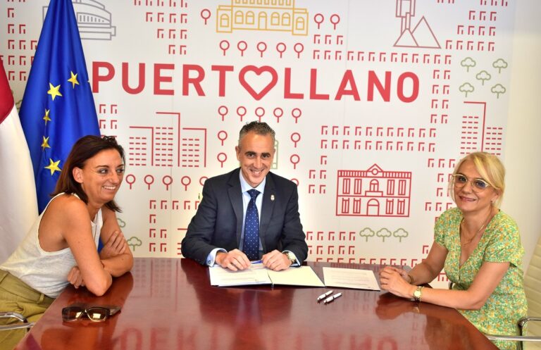 El Ayuntamiento de Puertollano entrega 3.000 euros a la Cofradía de Señoras de la Virgen de Gracia