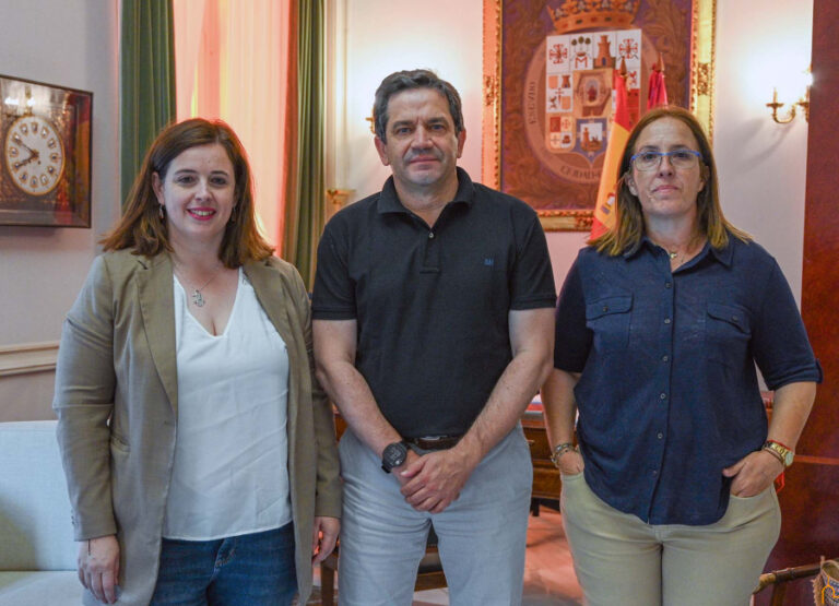 Guadalmez contará con el apoyo de la Diputación para mejorar la calidad de vida de sus mayores y ofrecer lo propio a las generaciones más jóvenes