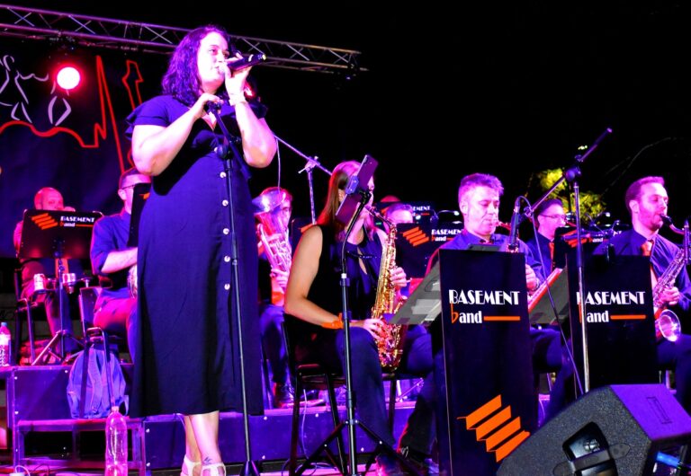 Puertollano: Basement Band y la voz de María Navarro abren el Puerto Jazz&Blues Festival al ritmo de swing
