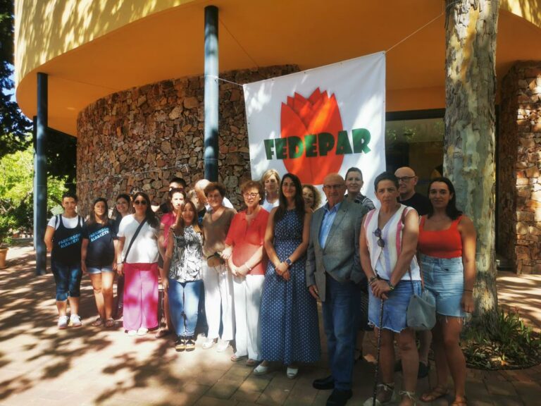 El Gobierno regional desarrolla el programa de Termalismo Terapéutico que beneficia a casi 250 personas con parkinson, sus familias y profesionales