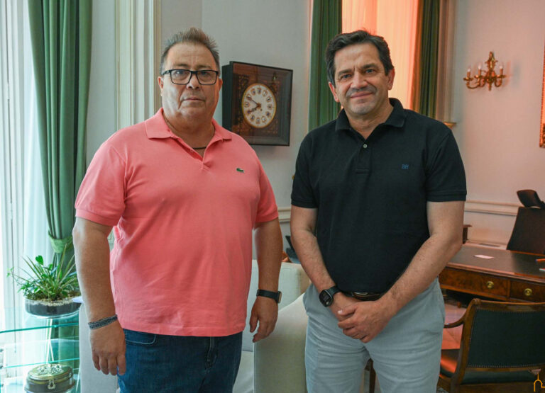 La Federación Castellanomanchega de Taekwondo presenta el VII Open Internacional “Don Quijote” al presidente de la Diputación