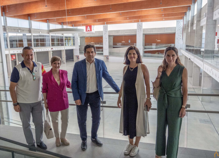 Valverde y su Equipo de Gobierno realizan una visita al pabellón ferial de la Diputación de cara a estudiar las posibilidades del IFEDI