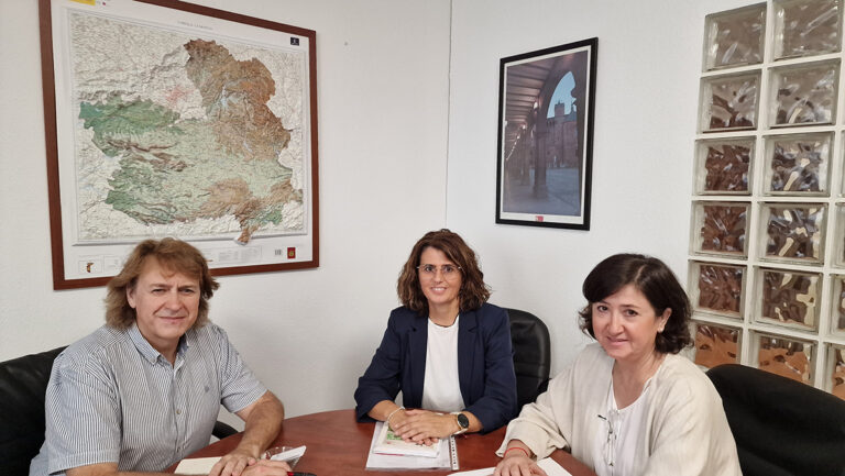 El Gobierno regional se interesa por el trabajo que realiza Cáritas Diocesana con colectivos vulnerables de cara a conseguir su inserción laboral