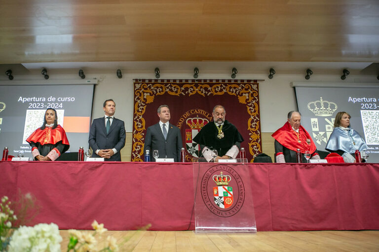 García-Page se compromete a que el proyecto de la Ley Regional de Universidades salga adelante bajo previo acuerdo con la universidad