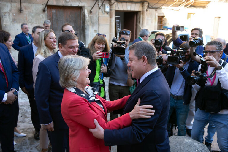 Emiliano García-Page anuncia un nuevo programa de ayudas para la incorporación de jóvenes al campo dotado con 50 millones de euros