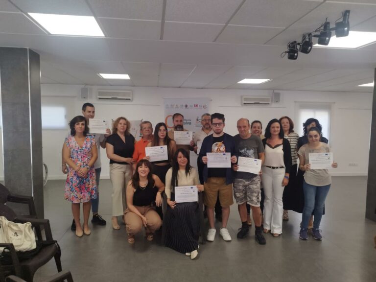 CLM INCLUSIVA COCEMFE clausura en Ciudad Real el curso formativo de “Auxiliar de Administración y Atención al Cliente Online”