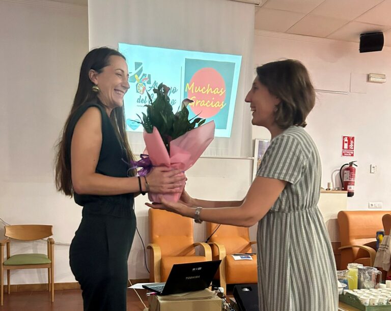 La farmacéutica Carmen del Campo habló en Montiel sobre “Interacciones entre medicamentos y alimentos”