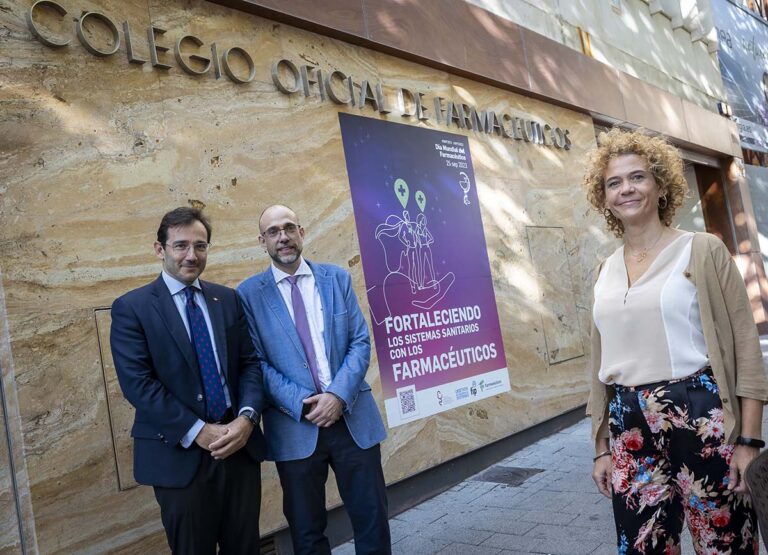 Globalcaja, junto al Colegio de Farmacéuticos en el Día Mundial