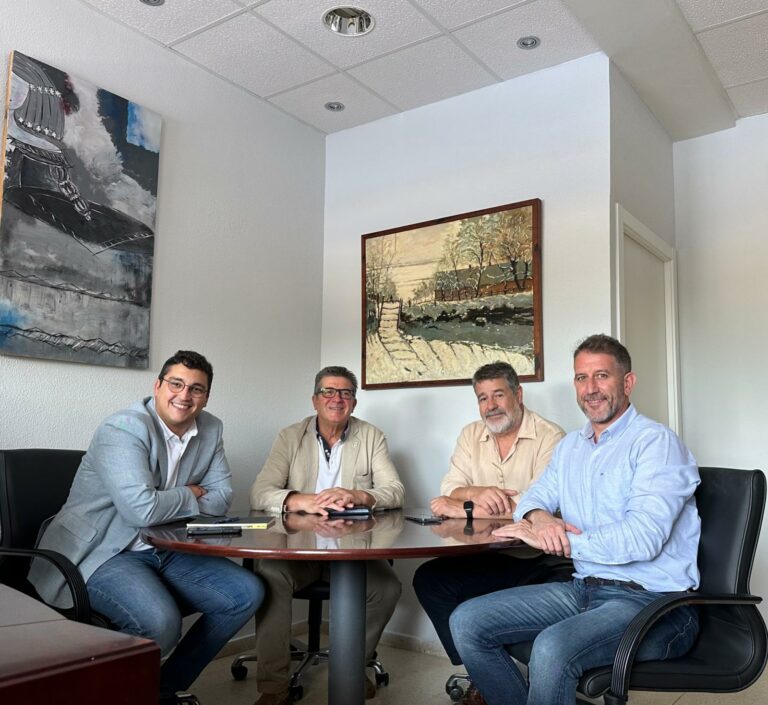 El Gobierno de Castilla-La Mancha traslada a la AECC su disposición a colaborar en iniciativas en materia de prevención y concienciación