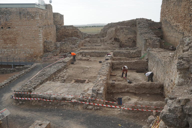 Los arqueólogos completan la excavación del oratorio árabe de Calatrava La Vieja