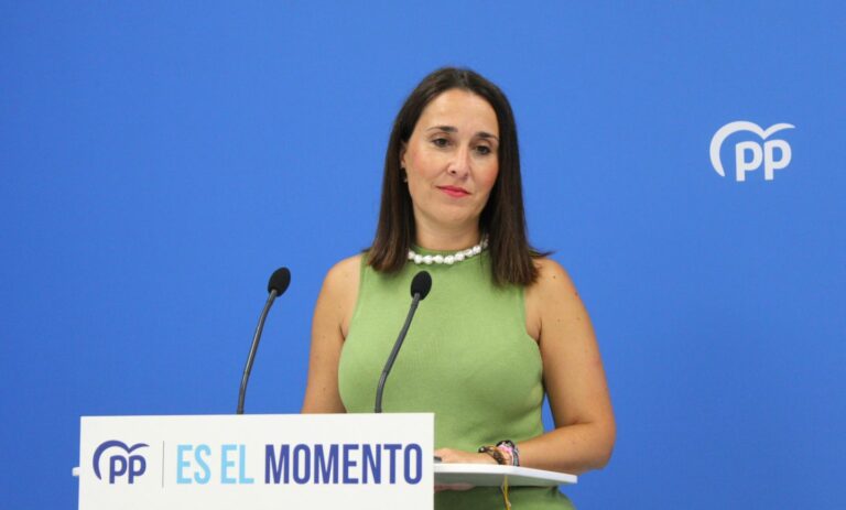 Hernández  asevera que Feijóo hoy defiende que un vecino de Lérida o Intxaurrondo no es menos que uno de Illescas, pero tampoco más