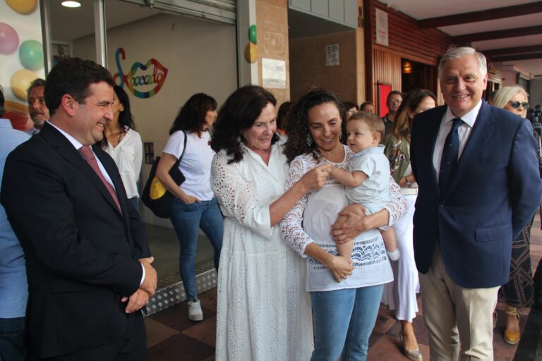 El Ayuntamiento de Ciudad Real descubre una placa conmemorativa en la Plaza Mayor en recuerdo a Ramón Barreda