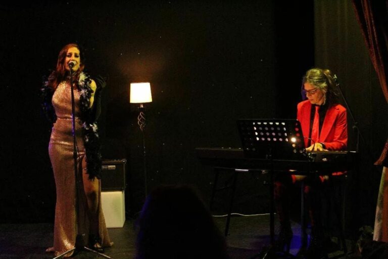 ‘La Escuelita’, con Adri Caro y Sara Libran en Teatro de La Sensación de Ciudad Real